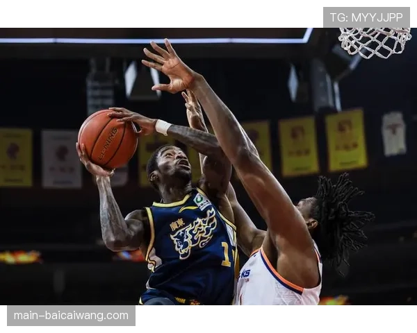 上海久事94比84战胜广东东阳光 怀特塞德28分13篮板 上海久事94比84战胜广东东阳光 怀特塞德28分13篮板